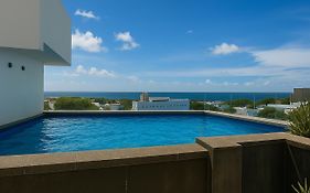 BFH ATTRACTION- HOTEL DELUXE - 2OO Metros del Mar, Centro Playa del Carmen